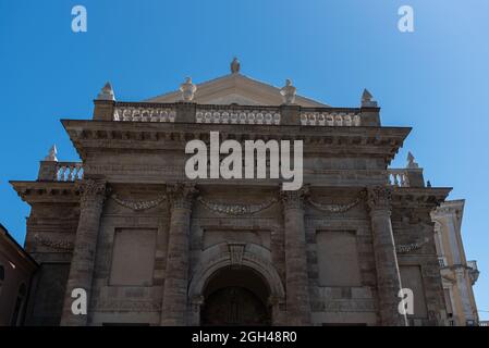 La cathédrale de la Madonna del Ponte, ou Santa Maria del Ponte, est le lieu de culte principal à Lanciano, dans la province de Chieti, la cathédrale o Banque D'Images