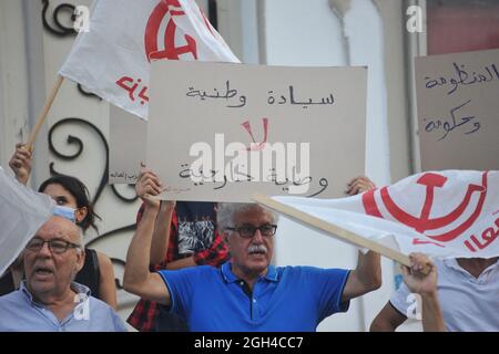 Non exclusif: TUNISIE, TUNISIE - SEPTEMBRE 4: Le leader du Parti travailliste tunisien Hamma Hammami participe à une manifestation contre la visite Banque D'Images