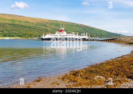 MV Loch Dunvegan Caledonian MacBrayne traversée en ferry entre Colintraive et Rhubodach on Bute (photo à Rhubodach), Écosse, Royaume-Uni Banque D'Images