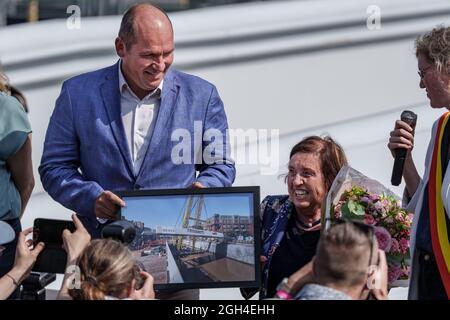 Bruxelles, Belgique - septembre 4. 2021. Inauguration de deux ponts sur le canal de Bruxelles. Il porte le nom de deux femmes : Loredana Marchi et Fatima Mernissi. Banque D'Images