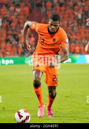 Eindhoven, pays-Bas. 04e septembre 2021. Denzel Dumfries des pays-Bas lors des tours de qualification coupe du monde de la Fifa 2022 pays-Bas contre Monténégro le 4 septembre 2021 au stade Philips d'Eindhoven, pays-Bas photo par SCS/Soenar Chamid/AFLO (PAYS-BAS OUT) crédit: AFLO Co. Ltd./Alamy Live News Banque D'Images