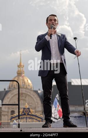 Paris, France. 4 septembre 2021. Parti nationaliste français le dirigeant des Patriots, Florian Philippot, s'exprime contre la tyrannie, pour la liberté et la souveraineté. Banque D'Images