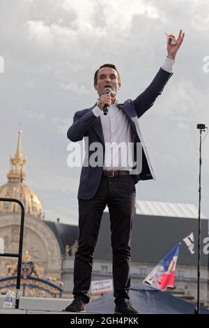 Paris, France. 4 septembre 2021. Parti nationaliste français le dirigeant des Patriots, Florian Philippot, s'exprime contre la tyrannie, pour la liberté et la souveraineté. Banque D'Images