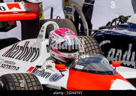 1984 Marlboro McLaren MP4/4 au festival de course automobile Goodwood Festival of Speed 2014. La voiture d'Ayrton Senna à partir de la saison de F1 1988, prête à conduire Banque D'Images