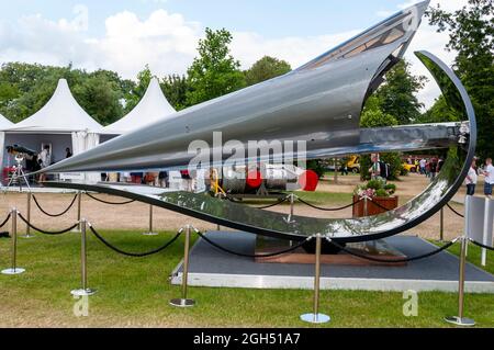 Installation d'art d'icônes, pièce de section de nez Concorde par Sebastian Conran au Goodwood Festival of Speed 2014 Banque D'Images