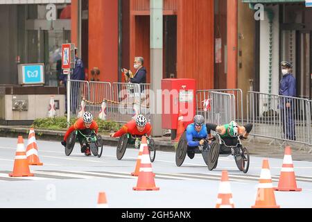 Tokyo, Japon. Le 05septembre 2021. Tokyo 2020, Jeux paralympiques, marathon en fauteuil roulant, course en centre-ville. Le 13e et dernier jour des Jeux paralympiques, le 5 septembre 2021 à Tokyo, au Japon. (Photo de Kazuki Oishi/Sipa USA) crédit: SIPA USA/Alay Live News Banque D'Images