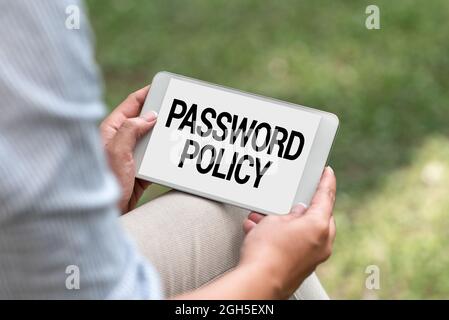 Légende présentant la stratégie de mot de passe. Première ligne de protection de l'entreprise contre tout accès non autorisé fonctionnalités d'appel voix et vidéo Banque D'Images