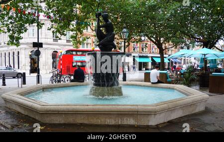 La Fontaine venus à Sloane Square, Chelsea, Londres, Royaume-Uni Banque D'Images