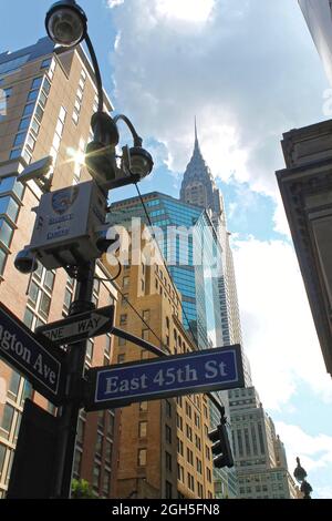 New York, États-Unis - 6 août 2014 : vue sur la rue du bâtiment Chrisler à New York Banque D'Images