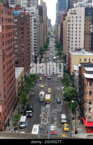 New York, Etats-Unis - 6 août 2014 : 1ère avenue vue depuis le tramway de Roosevelt Island Banque D'Images