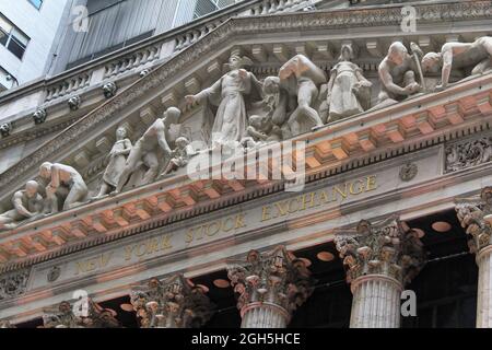 New York, États-Unis - 21 novembre 2010 : entrée de la Bourse de New York de Wall Street Banque D'Images