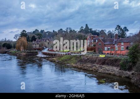 Le village de Upper Arley sur les rives de la rivière Severn en milieu d'hiver, Worcestershire, Angleterre Banque D'Images