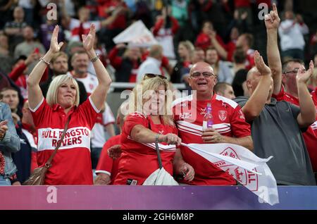 Les fans de Hull KR dans les stands célèbrent la victoire après le match de la Super League de Betfred à St James' Park, Newcastle. Date de la photo: Dimanche 5 septembre 2021. Banque D'Images