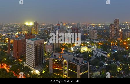 Vue panoramique aérienne en soirée avec l'éclairage du centre de New Delhi, Banque D'Images