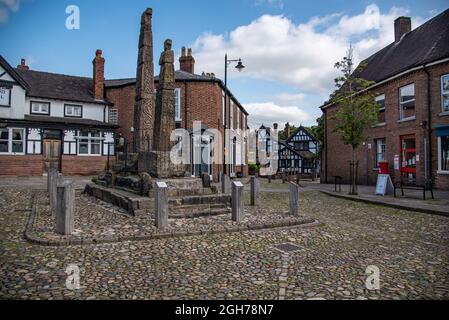 Pavés au centre de la petite ville de Sandbach, Stratford, Royaume-Uni. Banque D'Images