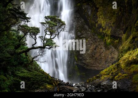 Devils Punchbowl Waterfall, Arthurs Pass, Nouvelle-Zélande Banque D'Images