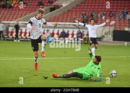 Stuttgart, Allemagne. 2021. Goalchance Timo WERNER (GER), action, duels contre goalwart David Yurchenko (Arménie). Scène de zone de pénalité. Soccer Laenderspiel, WM qualification Group J match day 5, Allemagne - Arménie 6-0 on 05.09.2021 à Stuttgart, Mercedes Benz Arena. Credit: dpa/Alay Live News Banque D'Images