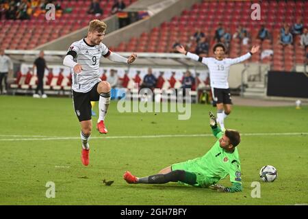 Stuttgart, Allemagne. 2021. Goalchance Timo WERNER (GER), action, duels contre goalwart David Yurchenko (Arménie). Scène de zone de pénalité. Soccer Laenderspiel, WM qualification Group J match day 5, Allemagne - Arménie 6-0 on 05.09.2021 à Stuttgart, Mercedes Benz Arena. Credit: dpa/Alay Live News Banque D'Images