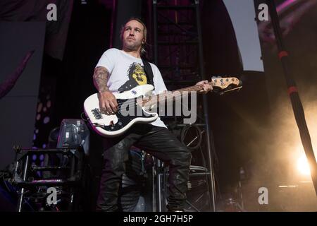 27 AOÛT - SAN FRANCISCO, CA: Pete Wentz of Fall Out Boy se produit à Oracle Park le 27 août 2021 à San Francisco, Californie. Crédit : Raymond Ahner/accès photo Banque D'Images