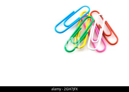 Trombones colorées isolé sur fond blanc Banque D'Images