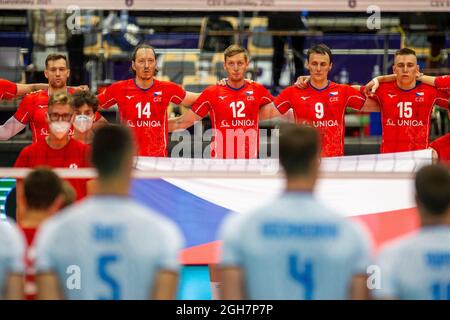 Ostrava, République tchèque. 03ème septembre 2021. Les joueurs tchèques sont vus lors du Championnat d'Europe de Volleyball 2021 hommes (CEV EuroVolley), partie du groupe B: République Tchèque contre Slovénie, le 3 septembre 2021, à Ostrava, République Tchèque. Crédit : Vladimir Prycek/CTK photo/Alay Live News Banque D'Images