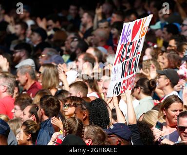 LONDRES, ANGLETERRE - SEPTEMBRE 05:Arsenal fans pendant Barclays FA Women's Super League entre Arsenal Women et Chelsea Women à Emirates Stadium , Lo Banque D'Images