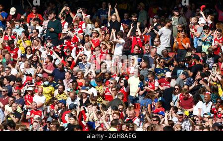 LONDRES, ANGLETERRE - SEPTEMBRE 05:Arsenal fans pendant Barclays FA Women's Super League entre Arsenal Women et Chelsea Women à Emirates Stadium , Lo Banque D'Images