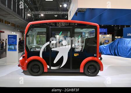 Transdev système de transport autonome, minibus électrique pour le transport de passagers, conduite autonome, véhicule auto-pilotant, salon IAA Mobility du 7 au 12 septembre 2021 à Munich. Banque D'Images