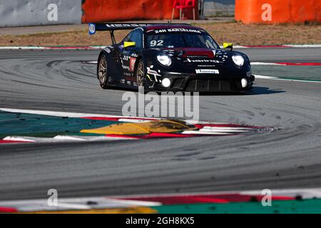 Pilotes : Jurgen Haring, Bobby Gonzales, Wolfgang Triller et Marco Seefried de Herberth Motorsport avec Porsche 911 GT3 R (991 II) pendant la course HANKOOK 24H BARCELONA 2021 sur le circuit de Catalunya. Banque D'Images