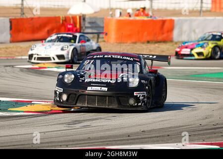 Pilotes : Daniel Allemann, Ralf Bohn, Alfred Renauer et Robert Renauer de Herberth Motorsport avec Porsche 911 GT3 R (991 II) pendant la course HANKOOK 24H BARCELONA 2021 sur le circuit de Catalunya. Banque D'Images