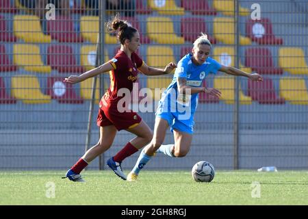 Trigoria, Italie. 04e septembre 2021. Pettenuzzo et Erzen pendant la série Un match entre AS ROMA et ASD NAPOLI FEMMINILE au stadio Agostino Di Bartolomei Trigoria le 4 septembre 2021 à Trigoria, Italie. (Photo de Domenico Cippitelli/Pacific Press) Credit: Pacific Press Media production Corp./Alay Live News Banque D'Images