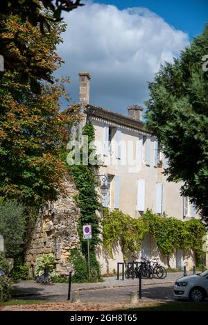 France, Nouvelle-Aquitaine, Département Gironde, Saint Emilion, maison résidentielle dans la vieille ville, célèbre ville viticole, appartient à l'UNESCO World Herit Banque D'Images