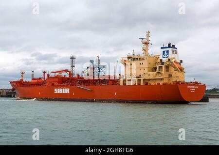 Navire-citerne GPL Navigator Yauza de Monrovia, Libéria IMO 9761176 amarré à côté de la raffinerie de pétrole Fawley sur Southampton Water, Hampshire, Royaume-Uni - Sibur Banque D'Images