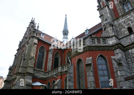 Kiev, Ukraine. 06e septembre 2021. Vue sur l'église catholique romaine de Saint-Nicolas après l'incendie qui a éclaté le 3 septembre 2021.Cathédrale catholique romaine de Saint-Nicolas à Kiev, la deuxième plus ancienne église catholique romaine de la ville, a pris feu et a été gravement endommagée la nuit du 3 septembre. Crédit : SOPA Images Limited/Alamy Live News Banque D'Images