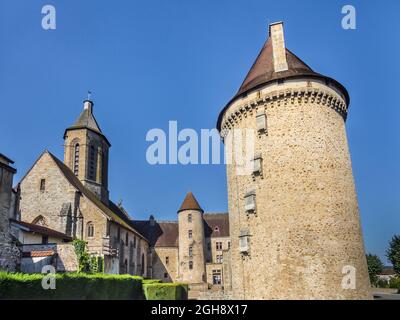 Tour ronde en granit du Château de Bourganeuf, Creuse (23), Nouvelle-Aquitaine, France. Banque D'Images