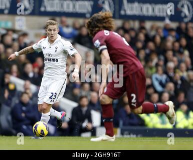 Lewis Holtby de Tottenham en action lors du match de football de la Barclays Premier League entre Tottenham Hotspur et Newcastle United au White Hart Lane à Londres, Royaume-Uni, le 09 février 2013. Banque D'Images