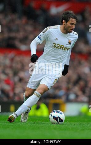 Miguel Michu en action lors du match de la Barclays Premier League entre Manchester Utd et Swansea City au stade Old Trafford, Manchester, le 12 mai 2013. Banque D'Images