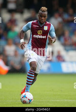 Yacouba Sylla d'Aston Villa en action pendant le match pré-saison entre Luton Town et Aston Villa sur Kenilworth Road le 23 juillet 2013 à Luton, Angleterre. David Klein Banque D'Images