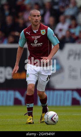 David Jones de Burnley lors du match de championnat Sky Bet entre Burnley et Bolton Wanderers au stade Turf Moor, Burnley, Royaume-Uni, le 3 août 2013. Banque D'Images