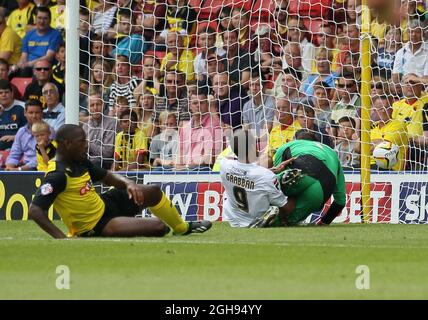 Lewis Grabban de Bournemouth marquant son but d'ouverture lors du match de championnat Sky Bet entre Watford et AFC Bournemouth qui s'est tenu à Vicarage Road à Watford, au Royaume-Uni, le 10 août 2013. Photo de: David Klein Banque D'Images