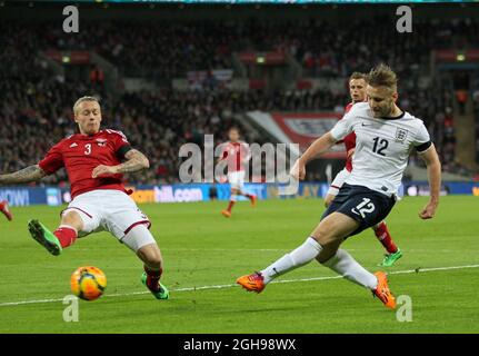 Luke Shaw en action pendant le match international amical entre l'Angleterre et le Danemark qui s'est tenu au stade Wembley à Londres, en Angleterre, le 5 mars 2014. Photo David Klein Banque D'Images