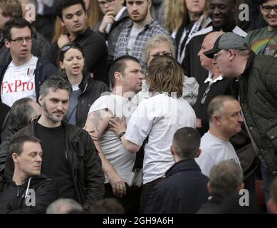 Le 3 mai 2014, les tempers font partie du soutien de Fulham lors du match de la Barclays Premier League entre Stoke City et Fulham au stade Britannia de Stoke, au Royaume-Uni. Photo Malcolm Couzens. Banque D'Images