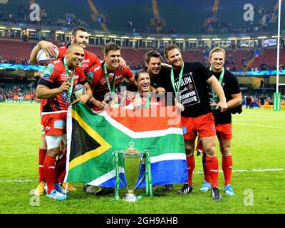 Toulon fêtez avec la Heineken Cup lors du match de la Heineken Cup entre RC Toulon et Saracens au Millennium Stadium de Cardiff, pays de Galles, le 24 mai 2014. Simon Bellis/Sportimage. Banque D'Images