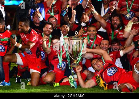 RC Toulon célèbre la victoire de la coupe Heineken lors de la finale de la coupe Heineken le match entre RC Toulon et Saracens au Millennium Stadium le 24 mai 2014 à Cardiff, Royaume-Uni. Photo Simon Bellis/Sportimage. Banque D'Images