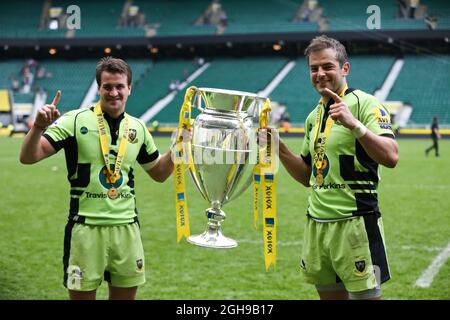 Lee Dickson de Northampton et Stephen Myler de Northampton lors du dernier match de rugby Aviva Premiership entre Saracens et Northampton Saints qui a eu lieu au stade de Twickenham à Londres, Royaume-Uni, le 31 mai 2014. Charlie Forgham-Bailey Banque D'Images