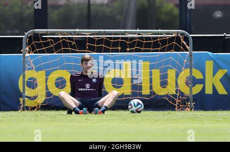 Adam Lalluana, de l'Angleterre, lors de la séance d'entraînement en Angleterre pour la coupe du monde à venir à l'Université Barry à Miami, en Floride, le vendredi 6 juin 2014 Banque D'Images