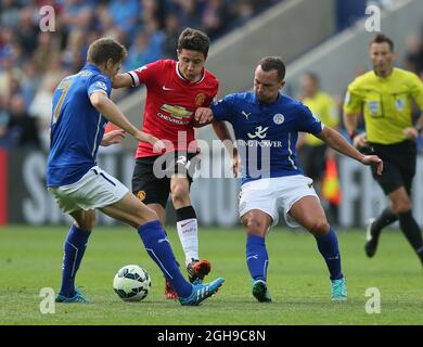 Ander Herrera, DE Manchester United, a été attaqué par Dean Hammond, de Leicester City, lors du match de la Barclays Premier League au King Power Stadium, le 21 septembre 2014. Banque D'Images