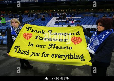 Les fans de Chelsea montrent leur soutien à Frank Lampard lors du match de la Barclays Premier League entre Chelsea et Manchester City au Stamford Bridge en Angleterre le 31 janvier 2015. Banque D'Images