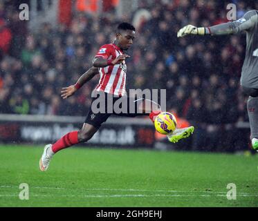 Eljero Elia de Southampton lors du match de la Barclays Premier League entre Southampton et Liverpool au stade St Mary's de Southampton, en Angleterre, le 22 février 2015. Banque D'Images