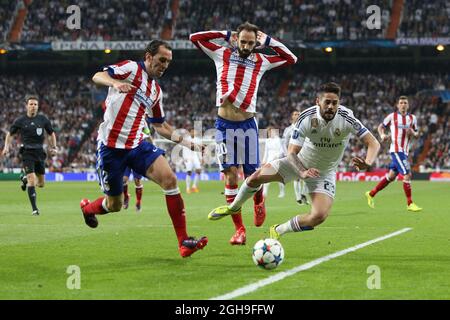 Le 22 avril 2015, le Sisco du Real Madrid diminue sous la pression de, mais aucune pénalité n'est appliquée lors du match de finale de la Ligue des champions de l'UEFA entre le Real Madrid et l'Atletico Madrid à Santiago Bernabeu, en Espagne. Banque D'Images